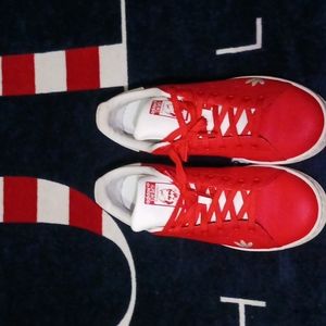 Adidas sneakers 👟